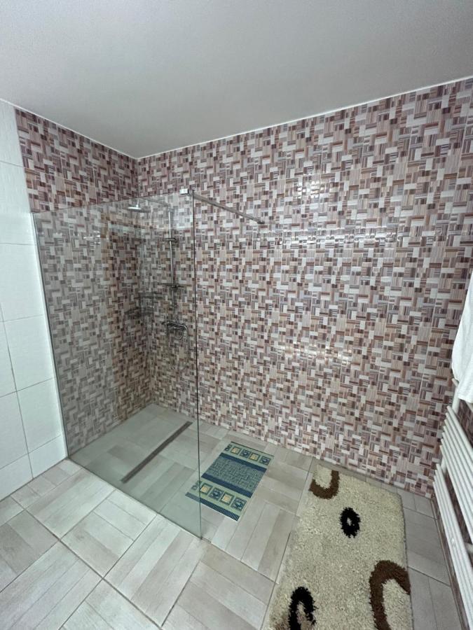 Sobe Zimmer Frei Pozega Exterior foto